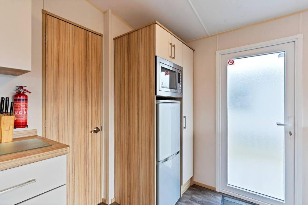 Tattershall Lakes: Sally'S Superior Stay Exteriör bild