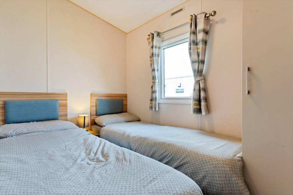 Tattershall Lakes: Sally'S Superior Stay Exteriör bild