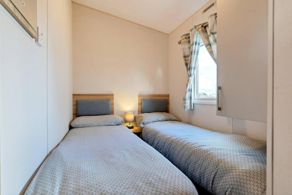 Tattershall Lakes: Sally'S Superior Stay Exteriör bild