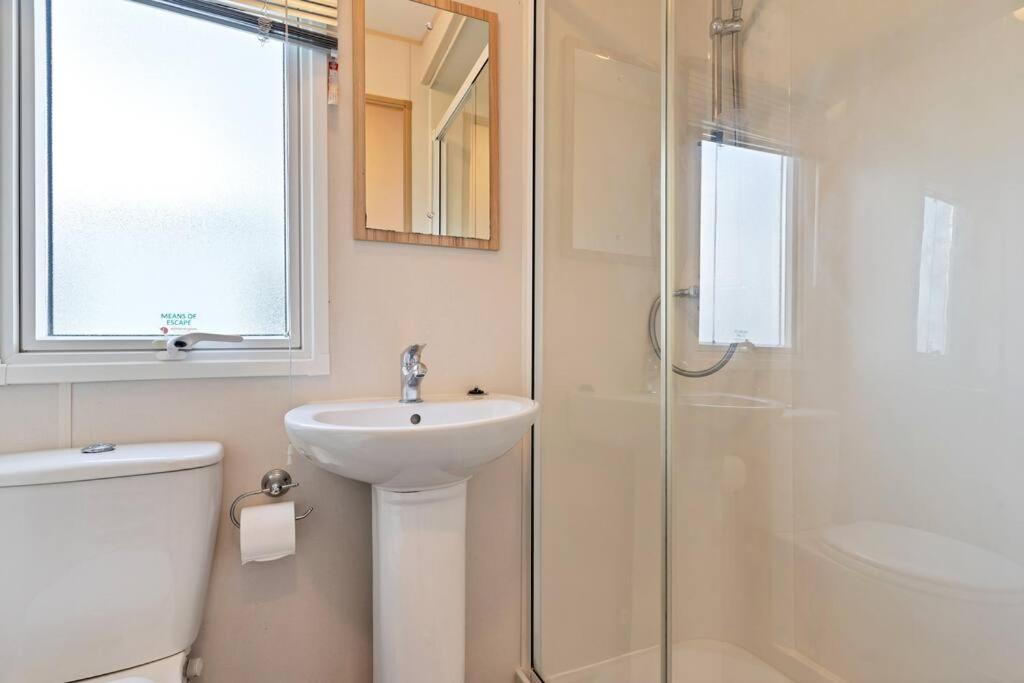 Tattershall Lakes: Sally'S Superior Stay Exteriör bild