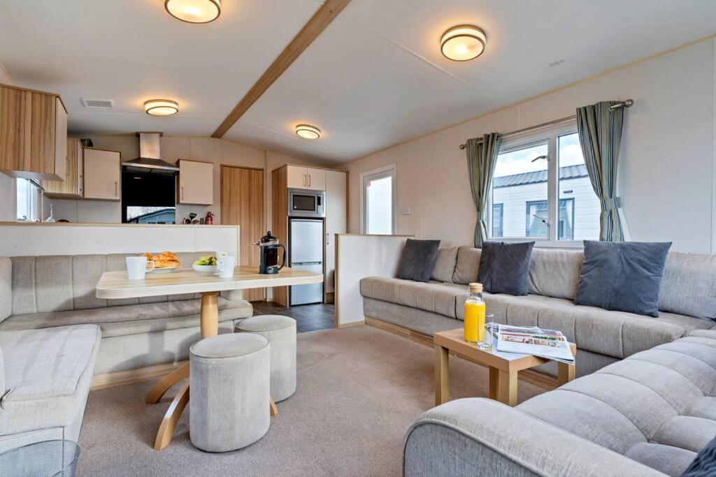 Tattershall Lakes: Sally'S Superior Stay Exteriör bild